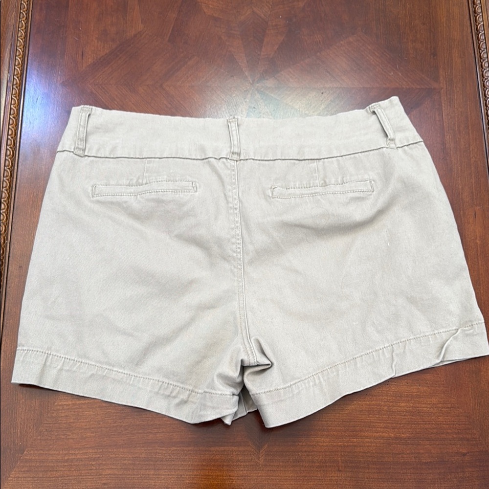 one 5 one Women's Tan Cargo Shorts - Picture 3 of 5